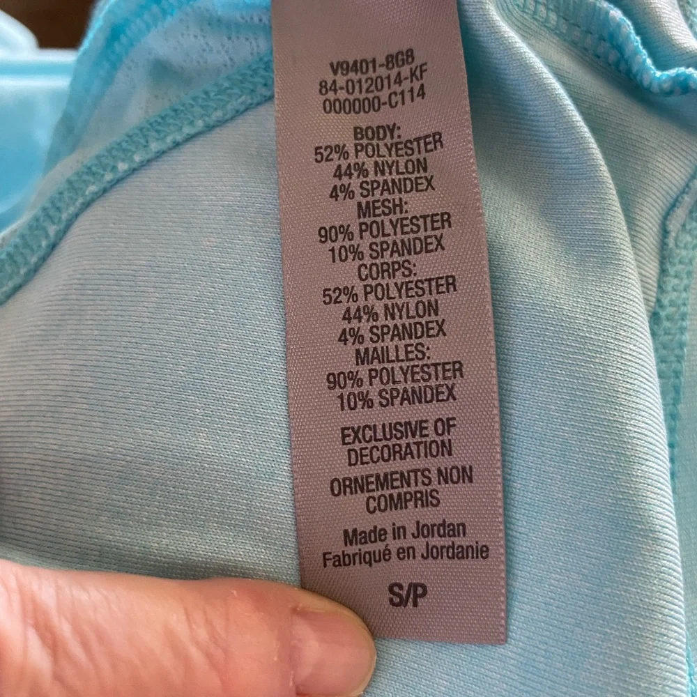 Champion pullover 1/4 zip, long sleeve back zip, gathered shoulders, lightweight - Picture 11 of 12